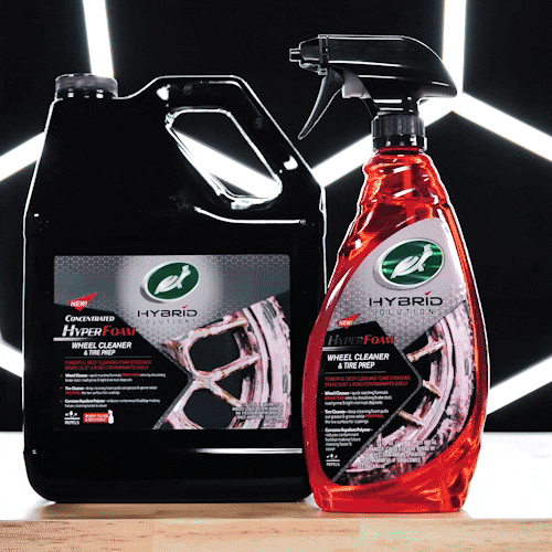 Turtle Wax Hybrid Solutions wheel cleaner and tyre prep shown as a spray and concentrate. Car detailing for cleaning wheels and prepping tyres.