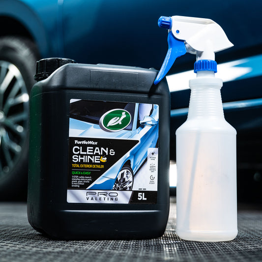 Turtle Wax Clean & Shine detailer (5L) with a spray bottle. Pro valeting solution for a quick & easy, intense shine. Car care essential.